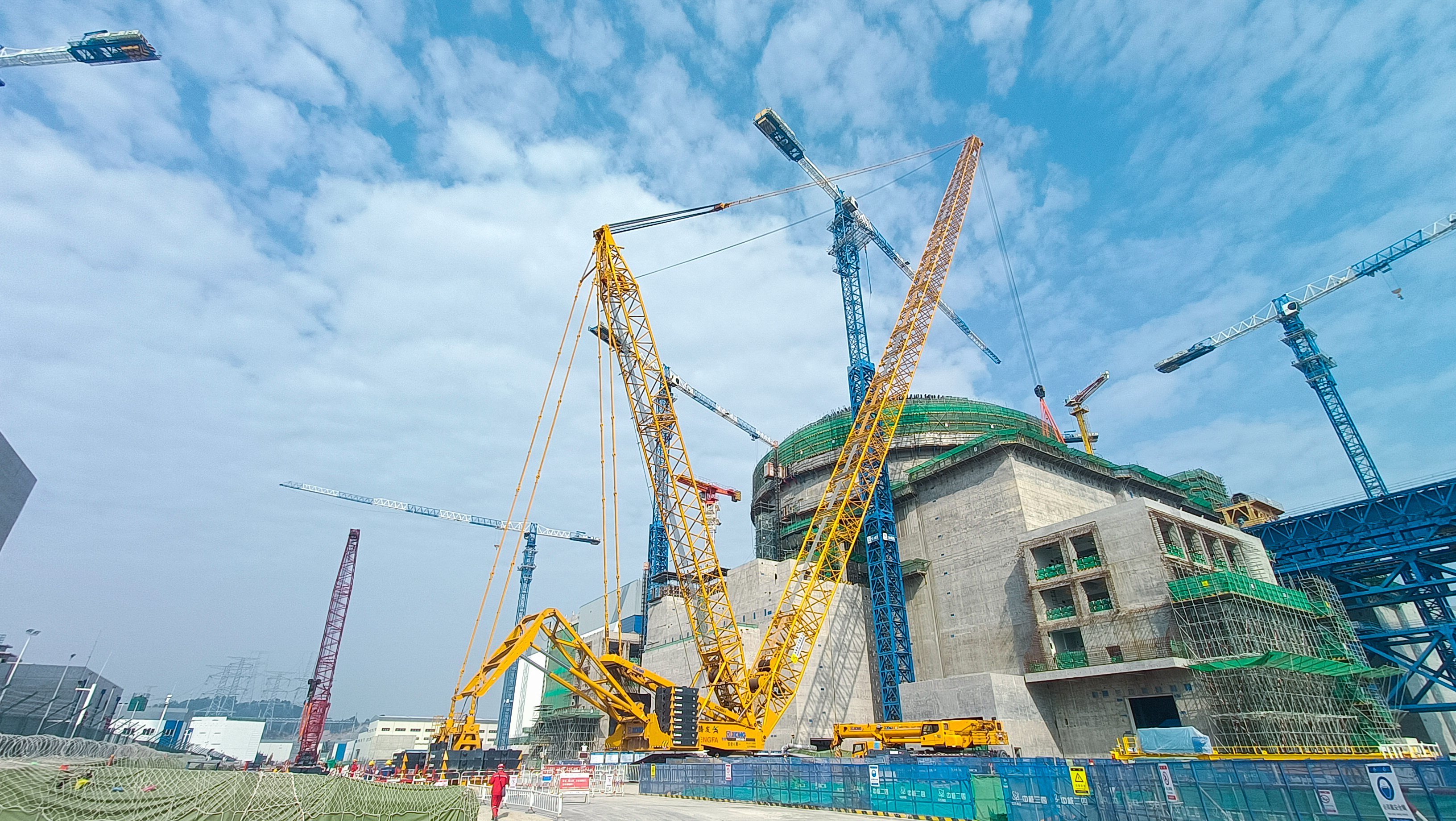 “稳”字当头！Z6人生就是博XGC800-I履带起沉机助建福建大型核电项目