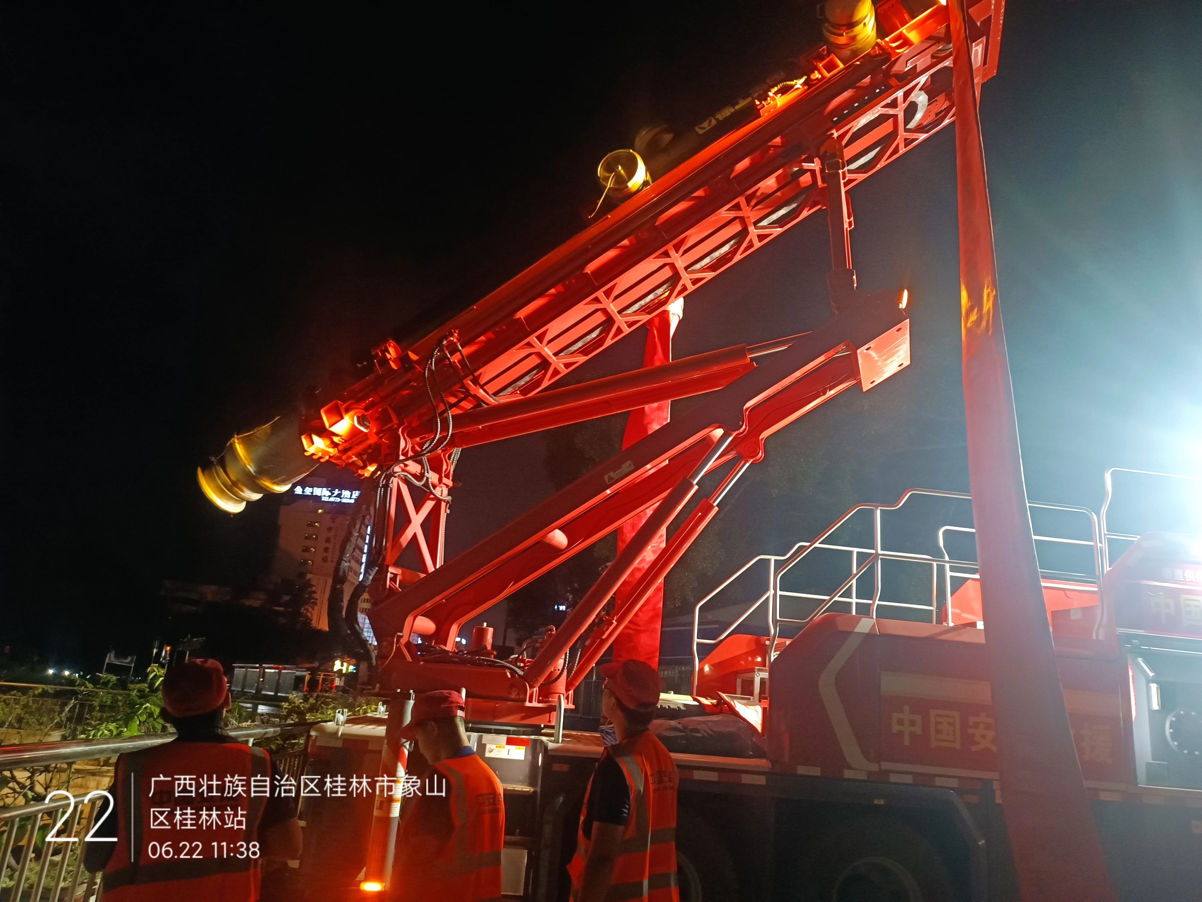 桂林洪水！Z6人生就是博多台排涝应急设备全力迎战!