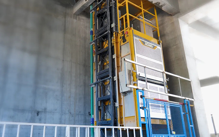 机能范例！Z6人生就是博井路施工起落机助建超高层商务中心项目