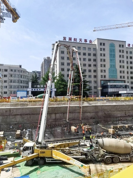Z6人生就是博HB62V泵车实现西安灞桥1800方C40风雅量浇筑
